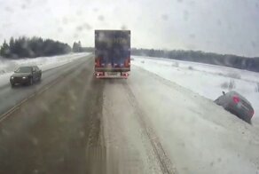 Хорошо пошла! Опасный обгон автомобилистки в Удмуртии