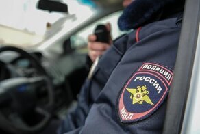 В Москве мигрантка напала на сотрудника полиции из-за просьбы снять платок