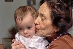 Как сейчас выглядит и чем занимается дочь пожилой румынки, родившей её в 66 лет