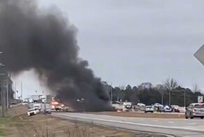В США потерпел крушение военный вертолёт: момент падения попал на видео