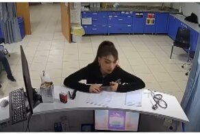 Отважная медсестра спасает детей в турецкой больнице во время землетрясения