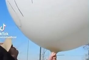 Американцы устроили флешмоб с воздушными шарами и нарушили работу средств ПВО