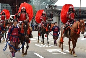 Зачем самураи носили странные конструкции за спиной?