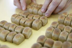 Хлеб для космонавтов: как его пекут, и чем булки и буханки отличаются от магазинных