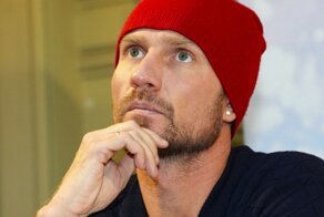 Роман Костомаров перенёс инсульт и ослеп на один глаз