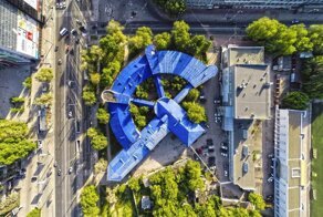 Советская заводская столовая в виде "Серпа и молота"