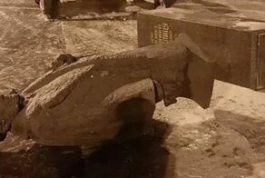 В Новом Петергофе трактор случайно снёс памятник барону Александру Штиглицу