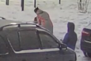 В Новосибирске женщина напала на ребёнка, который обидел её сына