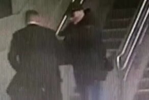 Мужчина обокрал пассажира метро под предлогом помощи