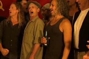 «Красная армия всех сильней». Любительскому хору из Австралии русская песня строить и жить помогает