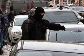 В Петербурге мужик выстрелил в сотрудника ОМОНа из обреза