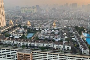 Пригород Джакарты, который построили прямо на крыше ТЦ