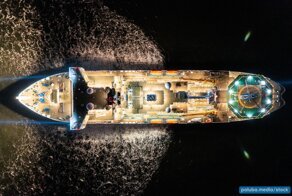 Атомный ледокол «Урал» в Финском заливе – 10 эффектных фотографий