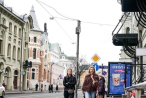 Вы часто поднимаете голову вверх, когда идете по улице?⁠⁠