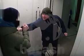 Мужчина избил соседа из-за лая собаки