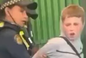 Сотрудница полиции успокоила дерзкого подростка