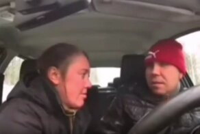 Дама решила своеобразно расплатиться за поездку в такси