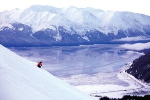 На Аляске задействовали вертолёт, чтобы убрать изображение пениса на одном из горных склонов