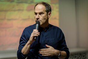 Остался без гешефта: иноагента Шаца депортировали с Бали, не дав провести концерт 8 марта
