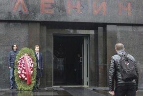 Мужчина пришёл в Мавзолей просить у Ленина отпущения грехов, но его увезли в психушку
