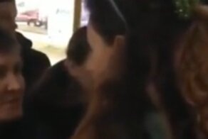 "Что ты меня толкаешь?": дамочка устроила скандал в автобусе