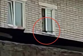 Мужчина открыл стрельбу из окна квартиры в городе Вятские Поляны