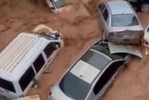 Мощное наводнение в Турции попало на видео