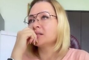 Женщина отчитывает на собеседованиях работников и выкладывает это в сеть