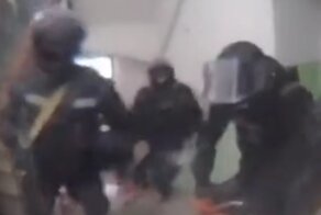 К мужчине нагрянули нежданные гости