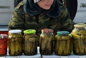 Балкон, дрон и помидоры. В сети троллят Елену Зеленскую за интервью американскому каналу