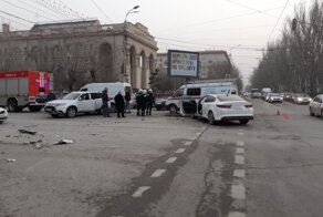 Сложный перекрёсток и специфические водители. ДТП из Волгограда