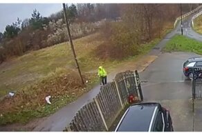 Самокатчик не заметил шлагбаум во время поездки