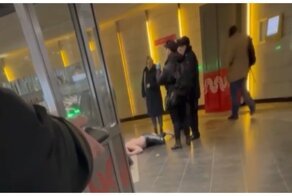 Странный персонаж в московской подземке 