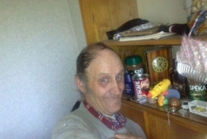 На старости лет освоил социальные сети (4 фото)