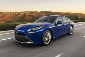 К новому Toyota Mirai дают в подарок топлива на 15 000 долларов