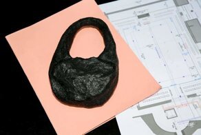 Французские дизайнеры создали сумку из метеорита