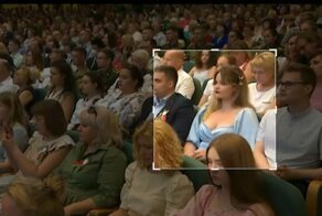 Ведущий "Соловьев Live" Сергей Карнаухов спалился, сохранив в прямом эфире скрин девушки с глубоким декольте