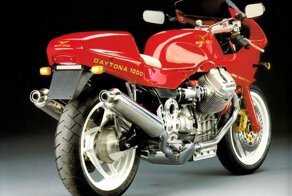 30-летний мотоцикл Moto Guzzi в заводской упаковке выставили на торги