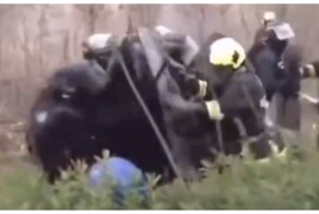 Потасовка между пожарными и полицейскими во Франции