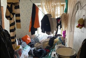 Горы мусора и еда с помойки: из квартиры на востоке Москвы извлекли одичавшего ребенка-маугли