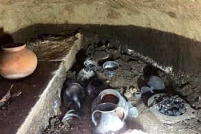 В Италии найдена нетронутая этрусская гробница с остатками последней трапезы