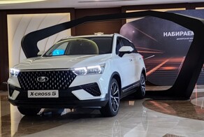Первые фотографии кроссовера LADA X-Cross 5