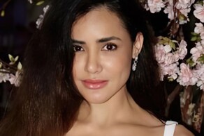 Бразильянка продаёт приворотное зелье с капелькой своего «сексуального» пота