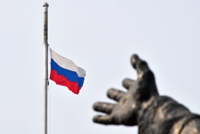 Пьяный дворник сорвал флаг России с поликлиники, попытался его сжечь и поплатился