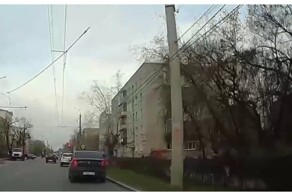 В Дзержинске выброшенный из окна телевизор упал на женщину