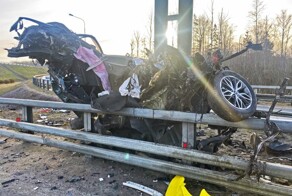 Авария дня. Автомобиль в хлам, но сам выжил