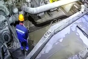 Рабочий приморской горнодобывающей фабрики потерял руку из-за поломки агрегата
