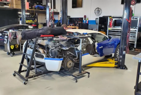 Замена свечей на Bugatti Veyron потребует 50 часов работы и 20 000 долларов