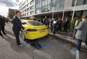 Российская таможня начала рассылать «письма счастья» владельцам электрокаров