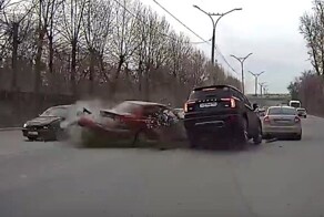 Необдуманный манёвр привёл к серьёзному ДТП